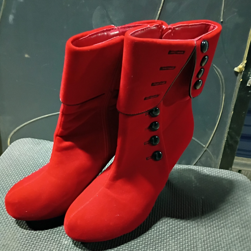 Elegant Red Buttoned Women's Boots